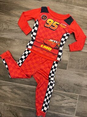 Disney Red Lightning McQueen 95 Racing Pajama Set